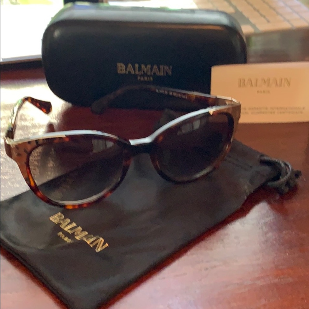 Balmain Paris sunnies